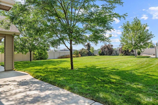 6211 E Path Dr, Nampa, ID 83687