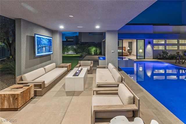 1337 Villa Barolo Avenue, Henderson, NV 89052