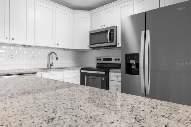 2337 GLENMORE CIRCLE, Sun City Center, FL 33573