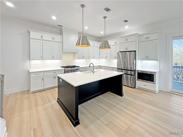 1620 Stillwater, Tuscaloosa, AL 35406