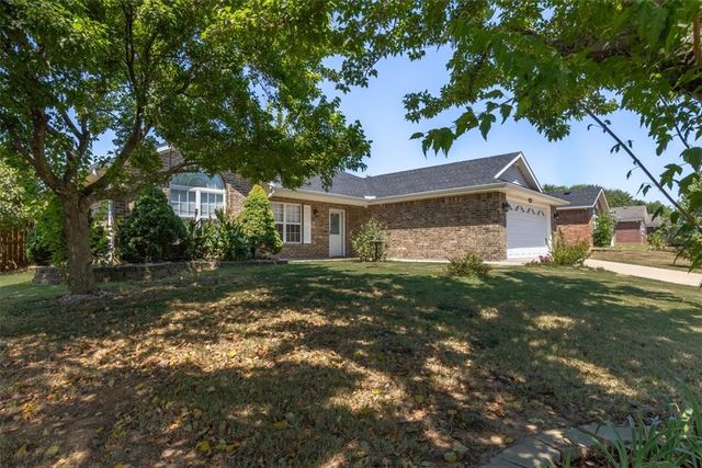 501 Spicewood Trail, Centerton, AR 72719