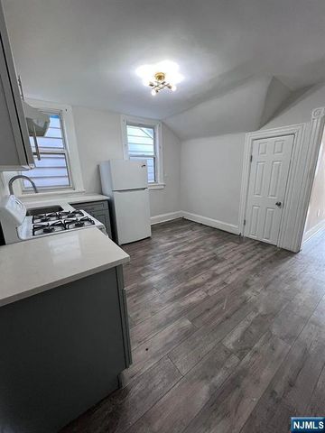 87 Rosa Parks, Paterson, NJ 07524