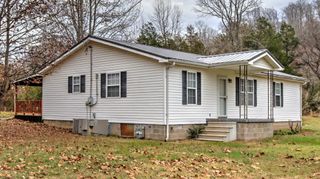 1636 Toms Creek Road, Linden, TN 37096