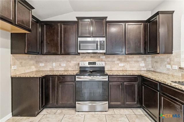 2285 Falcon Way, New Braunfels, TX 78130