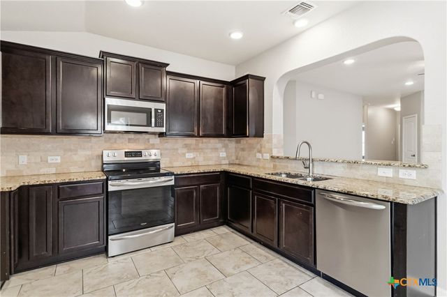 2285 Falcon Way, New Braunfels, TX 78130
