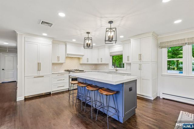 79 Sheffield Street, Oakland, NJ 07436