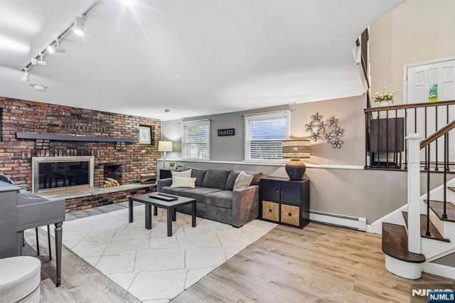 79 Sheffield Street, Oakland, NJ 07436