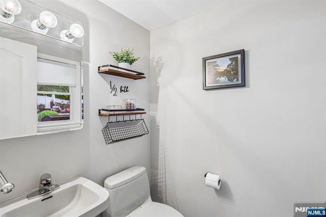 79 Sheffield Street, Oakland, NJ 07436
