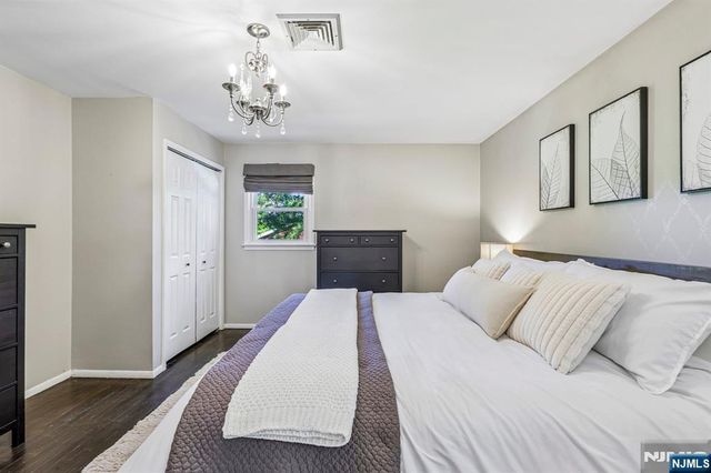 79 Sheffield Street, Oakland, NJ 07436