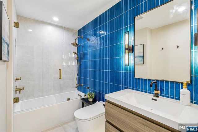 79 Sheffield Street, Oakland, NJ 07436