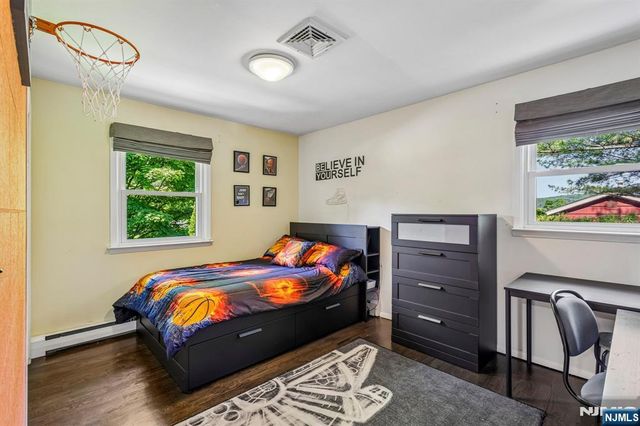 79 Sheffield Street, Oakland, NJ 07436