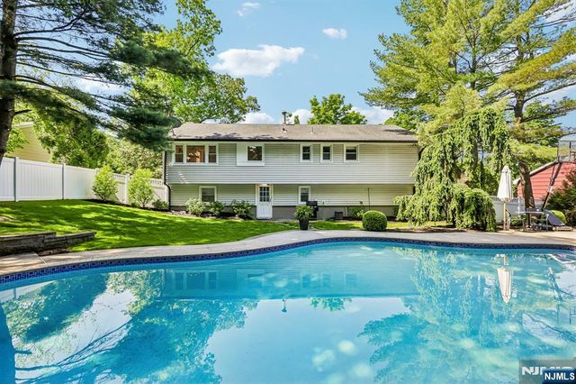 79 Sheffield Street, Oakland, NJ 07436