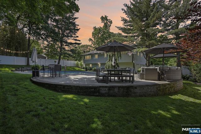 79 Sheffield Street, Oakland, NJ 07436