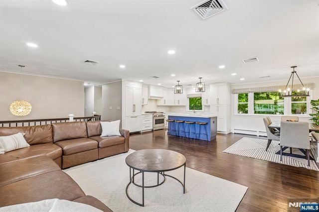 79 Sheffield Street, Oakland, NJ 07436