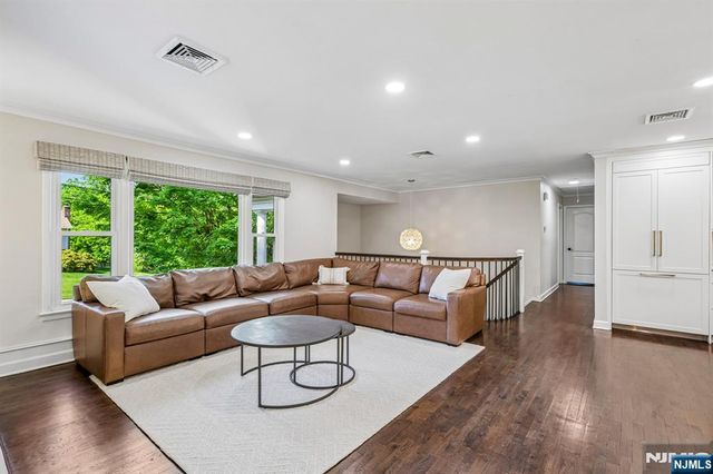 79 Sheffield Street, Oakland, NJ 07436