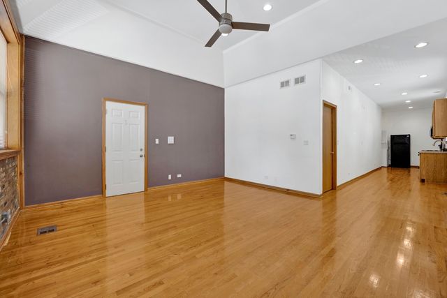 2859 S Lowe Avenue 1F, Chicago, IL 60616