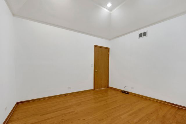 2859 S Lowe Avenue 1F, Chicago, IL 60616
