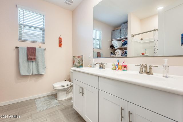 17381 W RUNNING DEER Trail, Surprise, AZ 85387