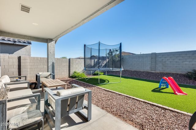 17381 W RUNNING DEER Trail, Surprise, AZ 85387