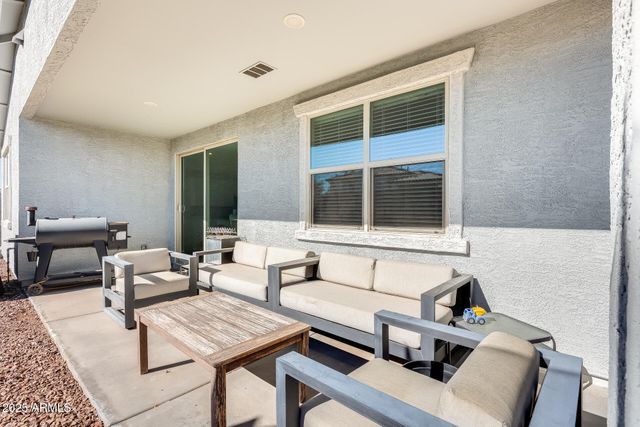 17381 W RUNNING DEER Trail, Surprise, AZ 85387