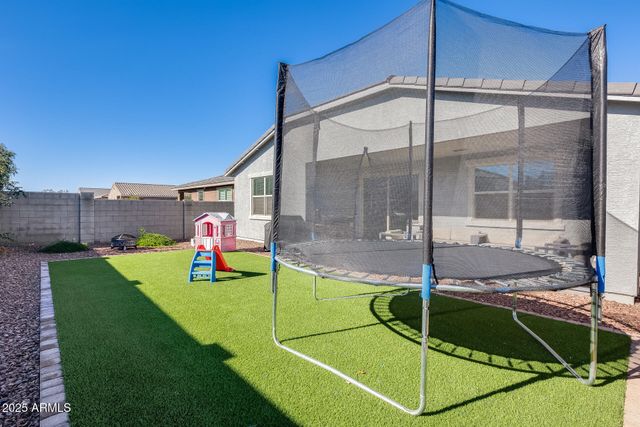 17381 W RUNNING DEER Trail, Surprise, AZ 85387