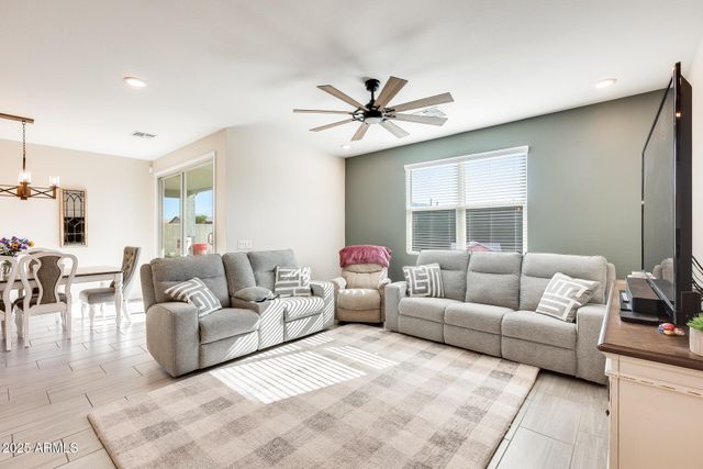 17381 W RUNNING DEER Trail, Surprise, AZ 85387