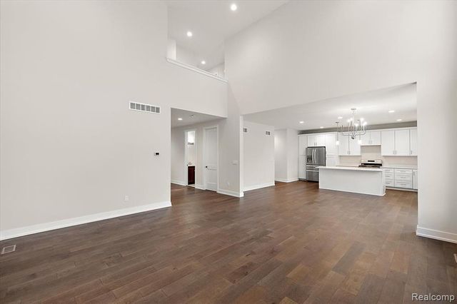 2911 Walsh Drive, Rochester Hills, MI 48309