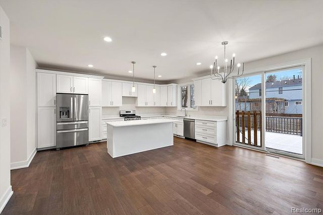 2911 Walsh Drive, Rochester Hills, MI 48309