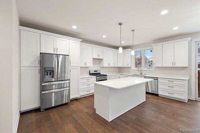 2911 Walsh Drive, Rochester Hills, MI 48309