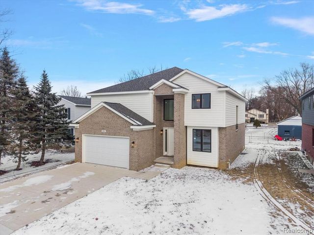 2911 Walsh Drive, Rochester Hills, MI 48309