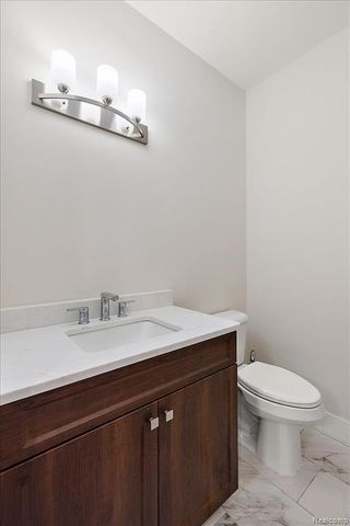 2911 Walsh Drive, Rochester Hills, MI 48309