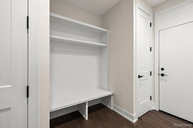 2911 Walsh Drive, Rochester Hills, MI 48309