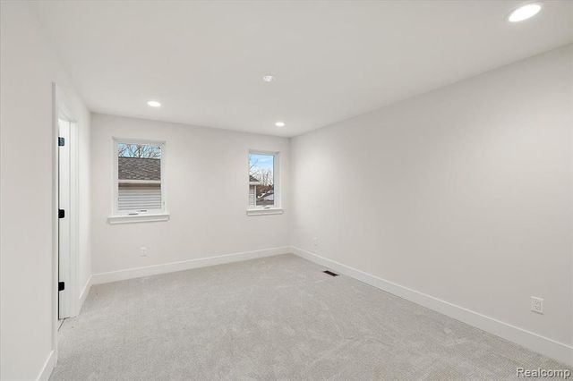 2911 Walsh Drive, Rochester Hills, MI 48309