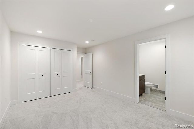 2911 Walsh Drive, Rochester Hills, MI 48309