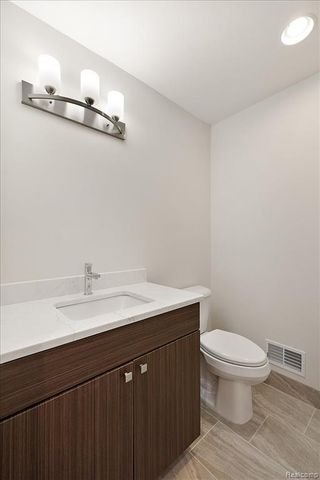 2911 Walsh Drive, Rochester Hills, MI 48309