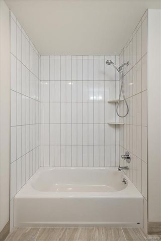 2911 Walsh Drive, Rochester Hills, MI 48309