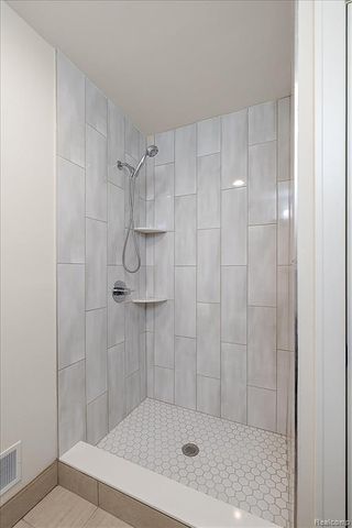 2911 Walsh Drive, Rochester Hills, MI 48309