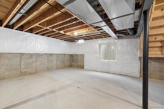 2911 Walsh Drive, Rochester Hills, MI 48309