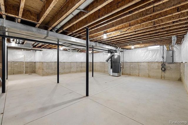 2911 Walsh Drive, Rochester Hills, MI 48309