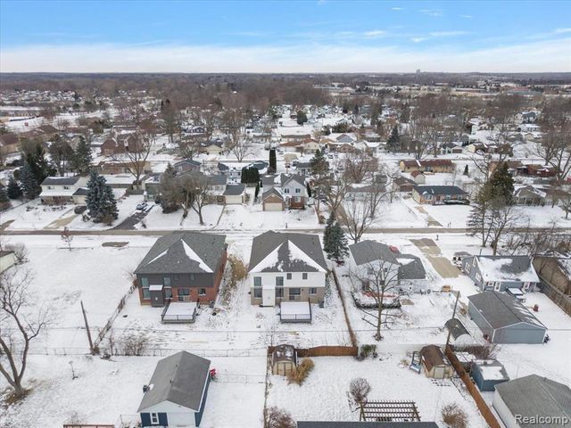 2911 Walsh Drive, Rochester Hills, MI 48309