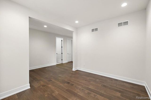 2911 Walsh Drive, Rochester Hills, MI 48309