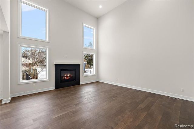 2911 Walsh Drive, Rochester Hills, MI 48309