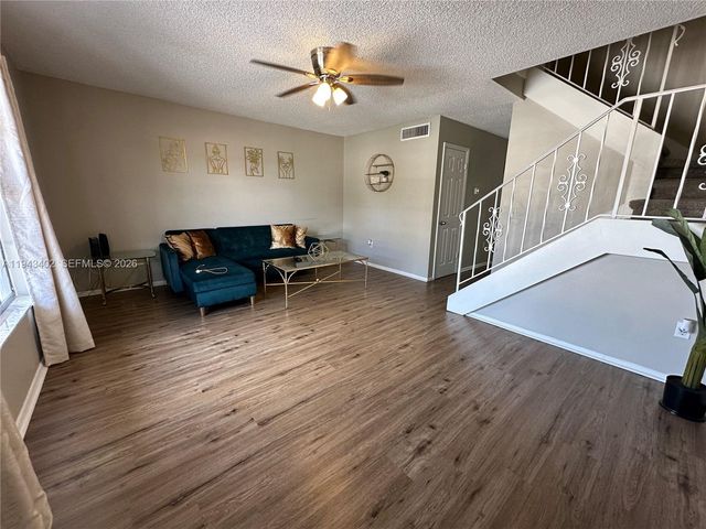 6060 Village Circle, Orlando, FL 32822