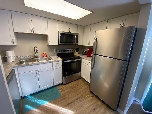 6060 Village Circle, Orlando, FL 32822