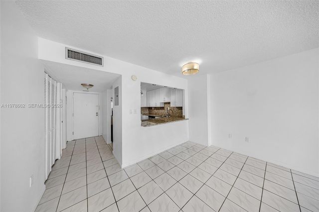 6900 Bay Dr 7E, Miami Beach, FL 33141