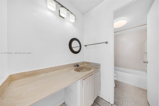 6900 Bay Dr 7E, Miami Beach, FL 33141