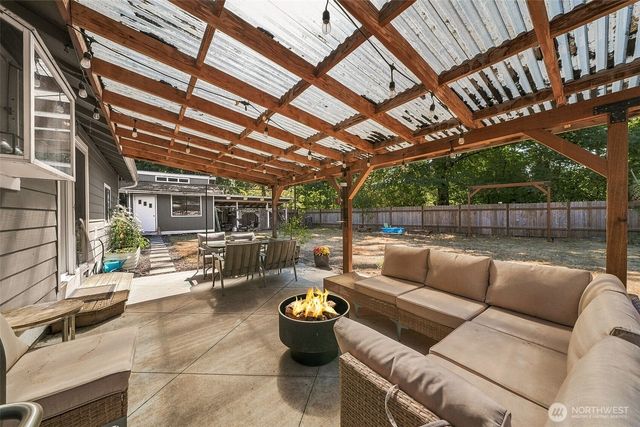 29412 216th Avenue SE, Black Diamond, WA 98010