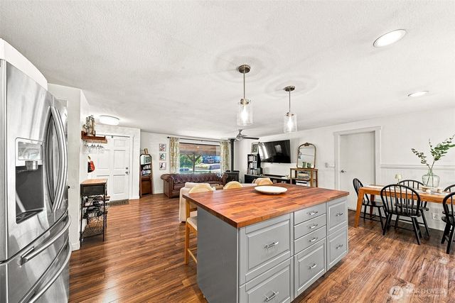 29412 216th Avenue SE, Black Diamond, WA 98010