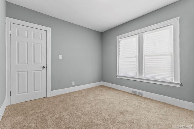 2341 Fullerton Street, Detroit, MI 48238