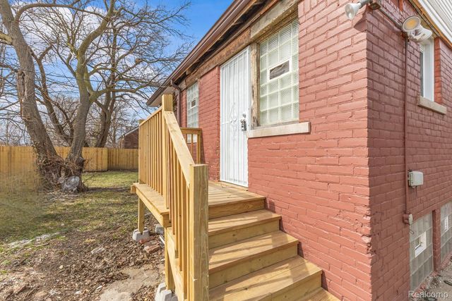 2341 Fullerton Street, Detroit, MI 48238